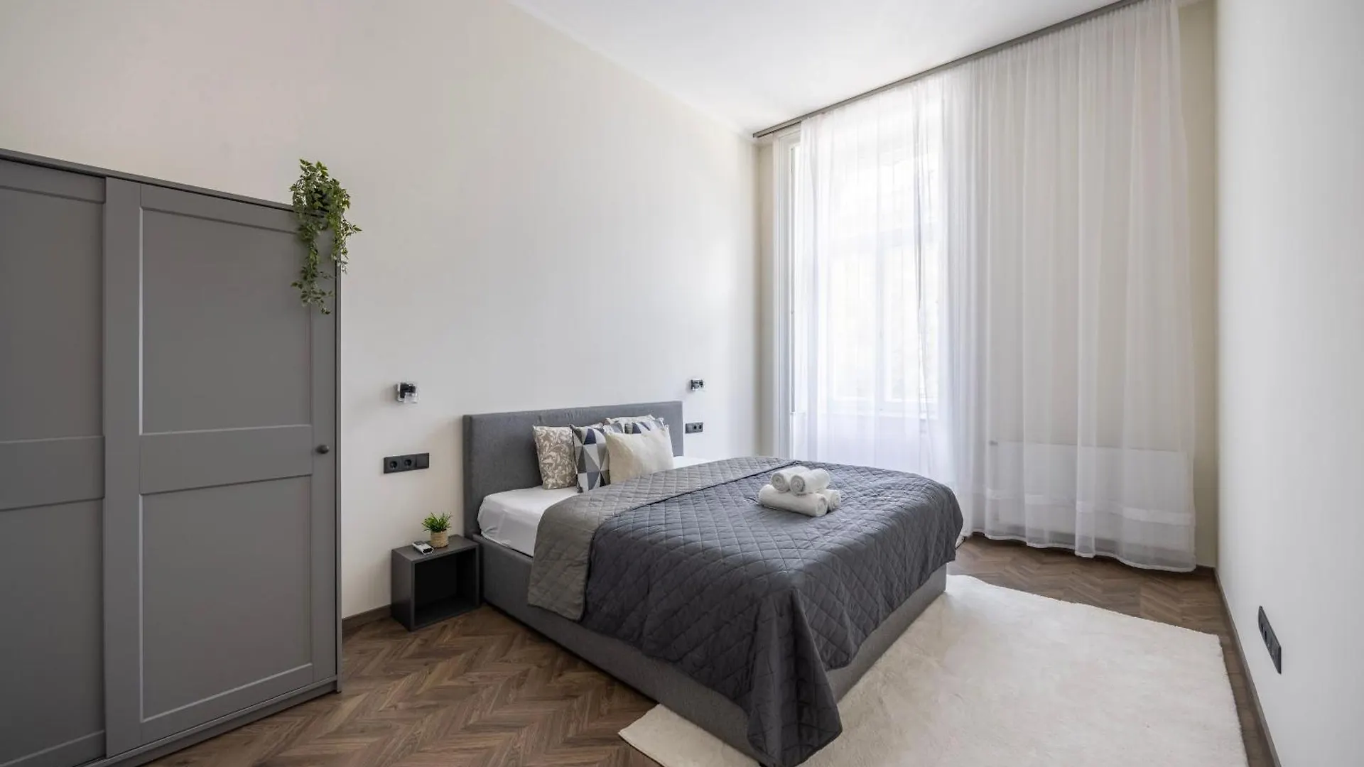 Exclusive & Grand Astoria Residence In The Heart Of Budapeszt 0*,