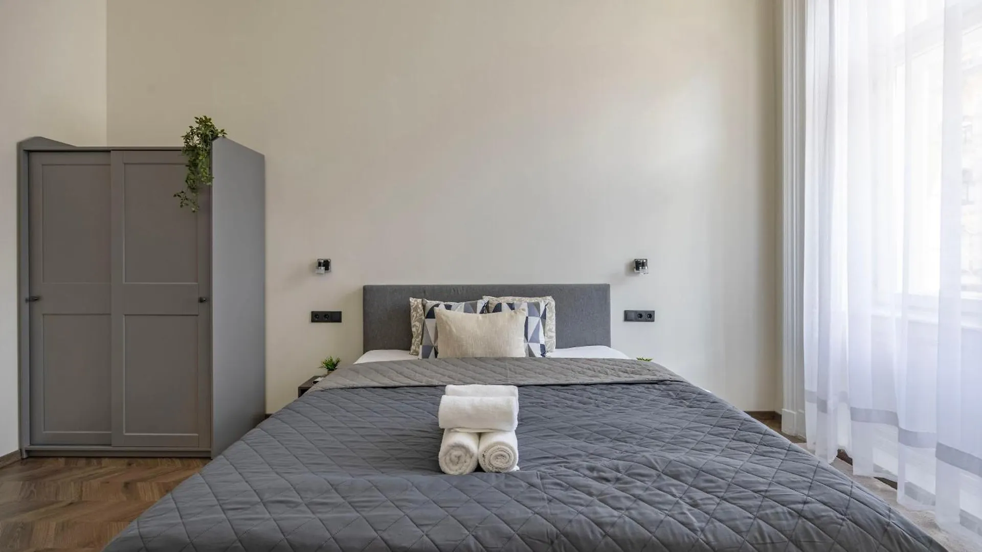 Apartament Exclusive & Grand Astoria Residence In The Heart Of Budapeszt