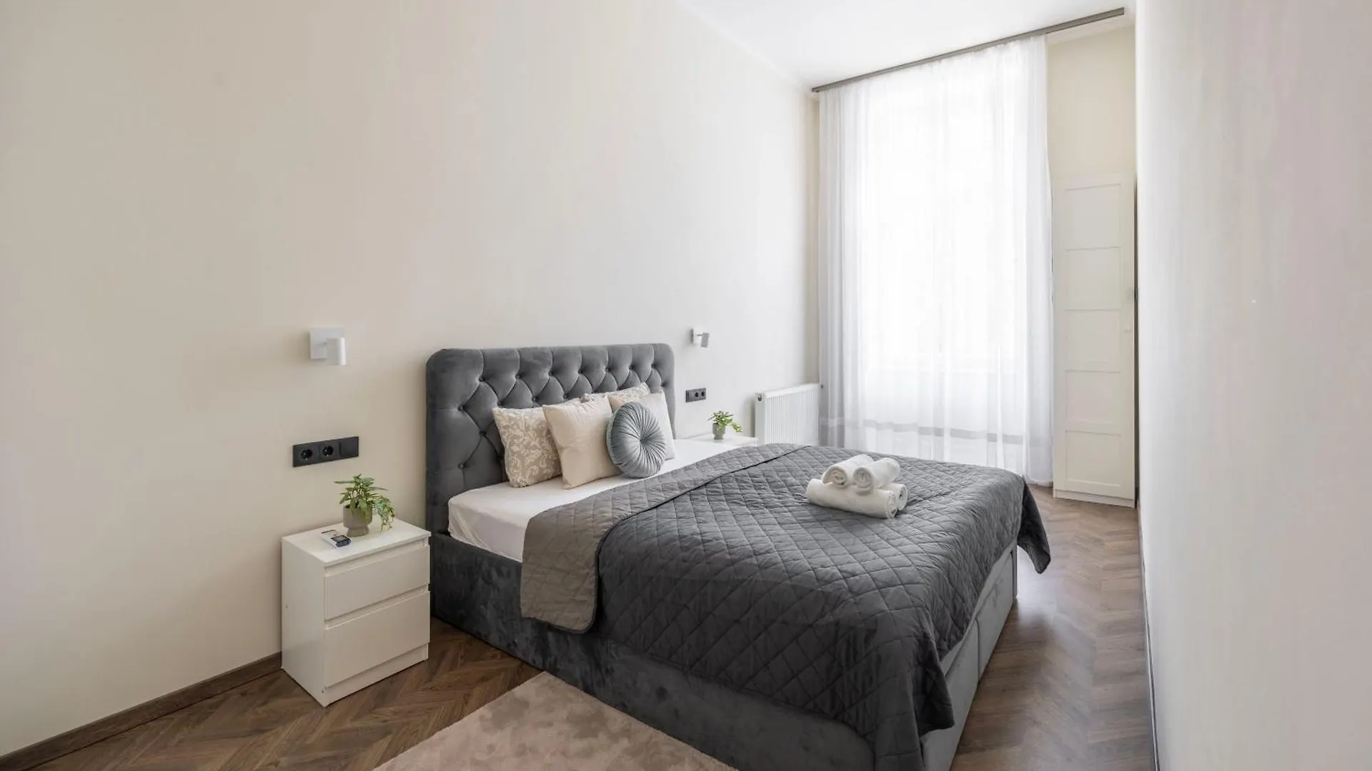 Exclusive & Grand Astoria Residence In The Heart Of Budapeszt