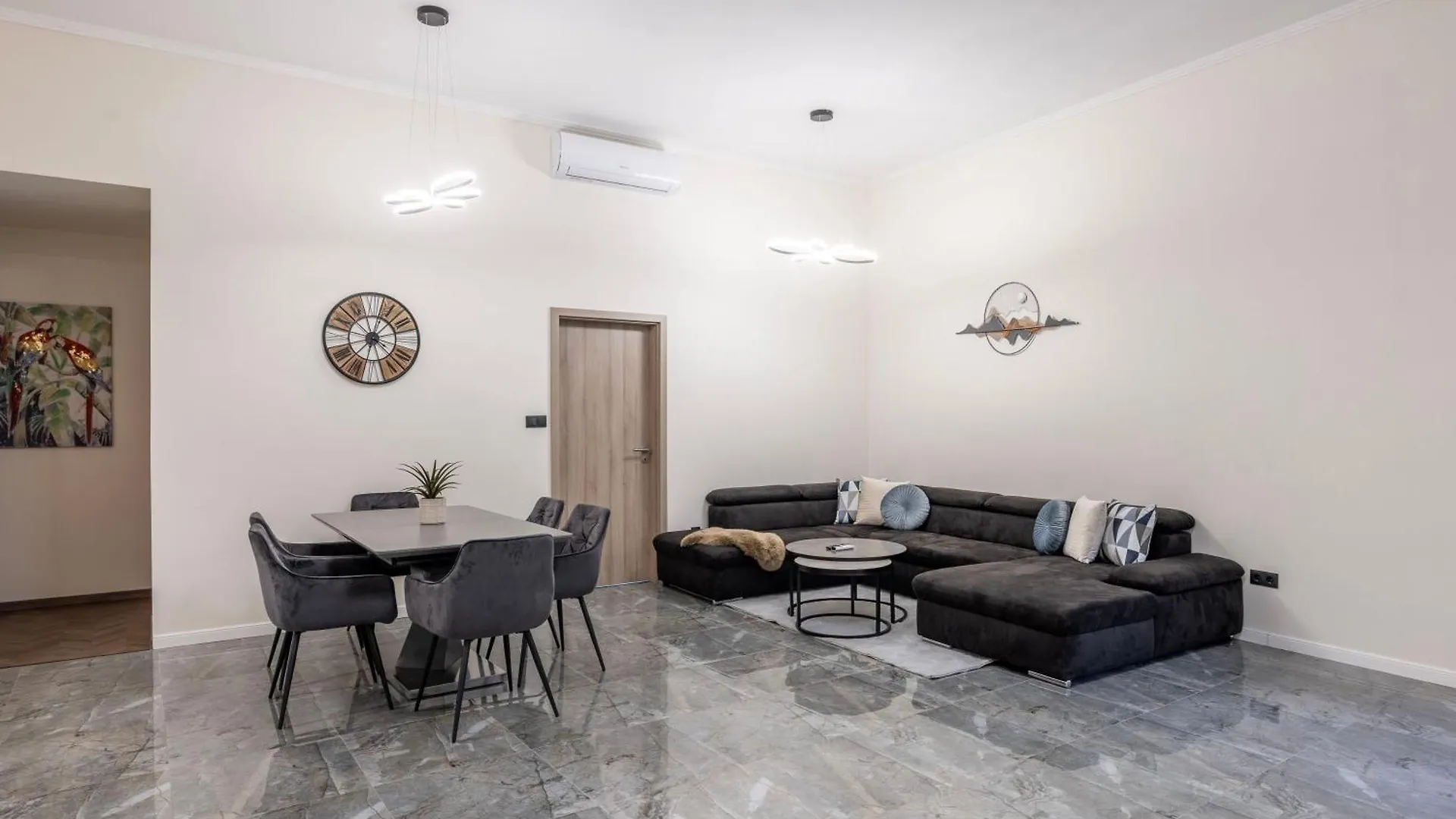 Apartament Exclusive & Grand Astoria Residence In The Heart Of Budapeszt