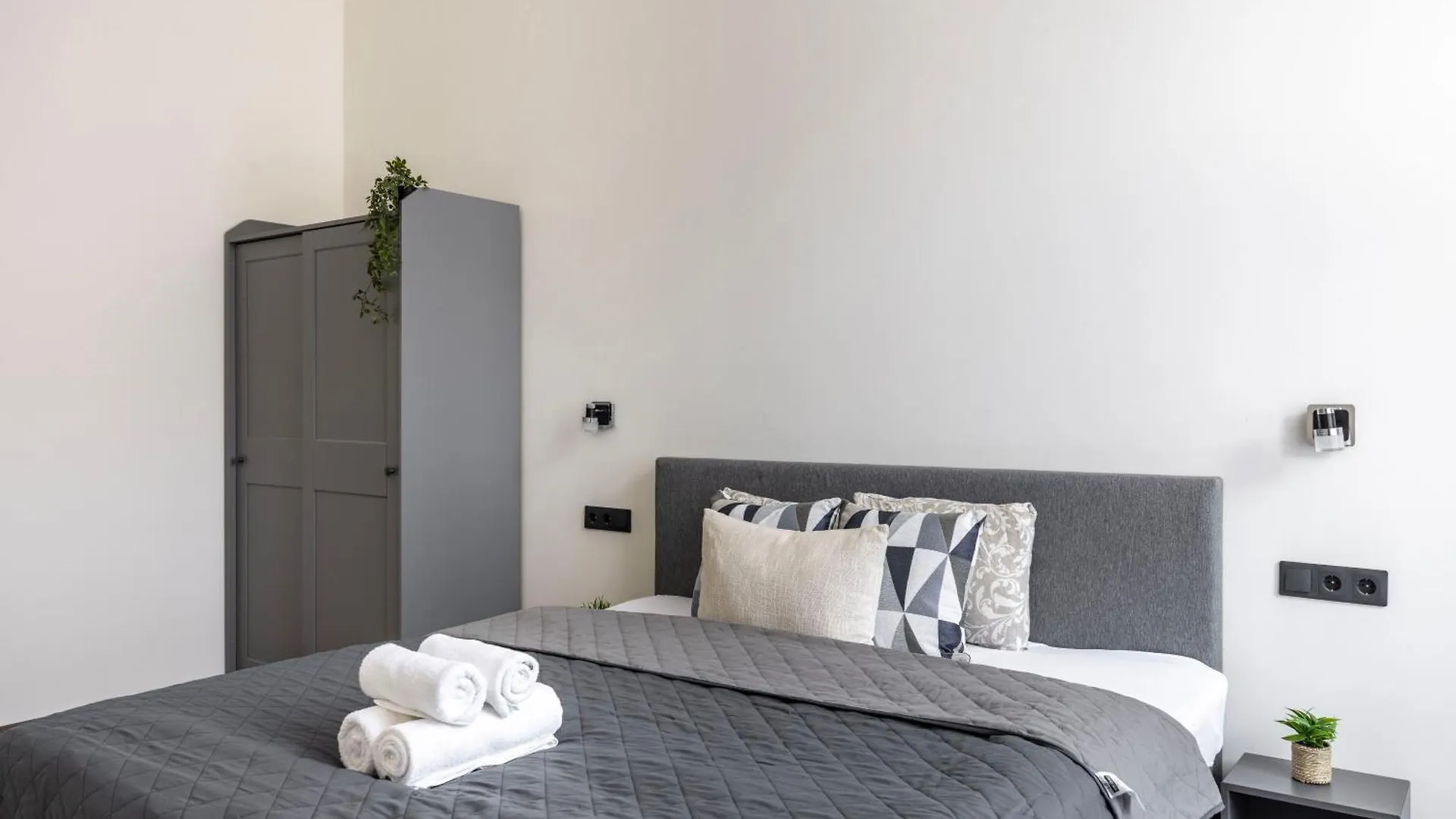 Exclusive & Grand Astoria Residence In The Heart Of Budapeszt