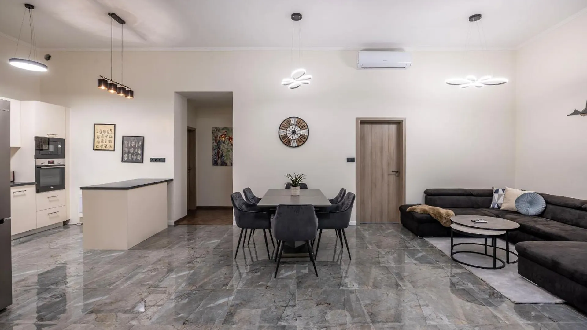 Exclusive & Grand Astoria Residence In The Heart Of Budapeszt