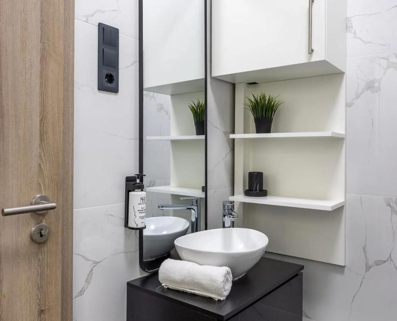 Exclusive & Grand Astoria Residence In The Heart Of Budapeszt Apartament