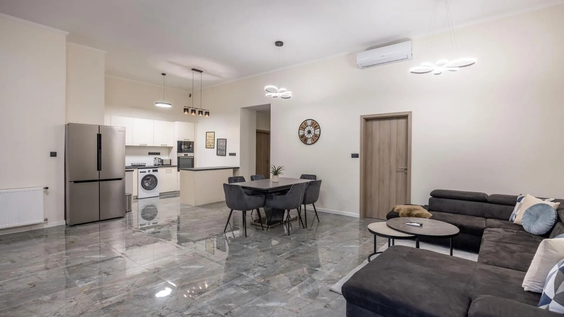 Exclusive & Grand Astoria Residence In The Heart Of Budapeszt Apartament