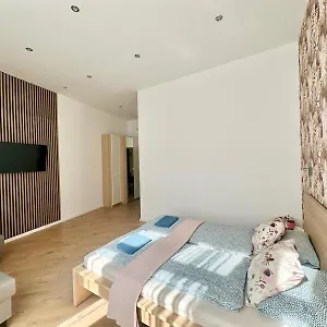Rakoczi Home474 I Boutiqueliving #freeparking Apartment
